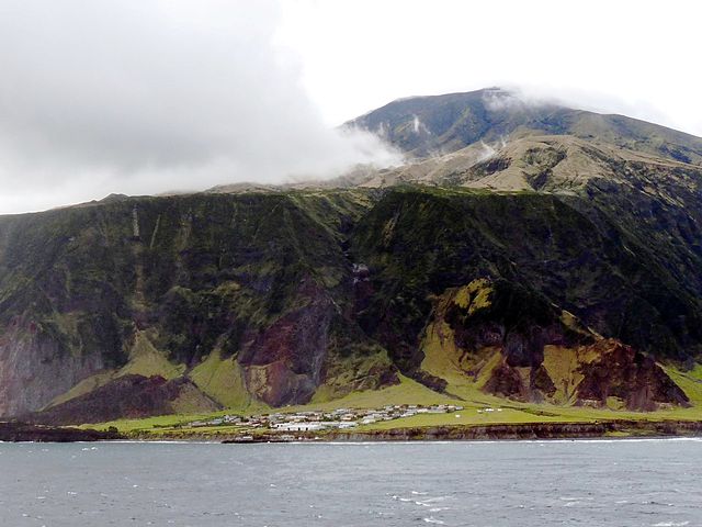 Isla Santa Elena, Capital