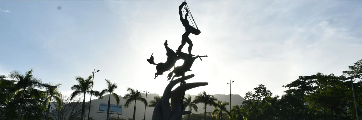 Monumento Cenit Del Llano