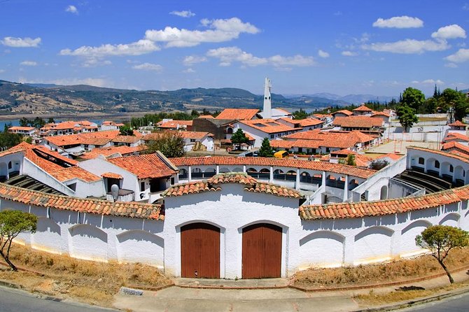 Parque Principal De Guatavita